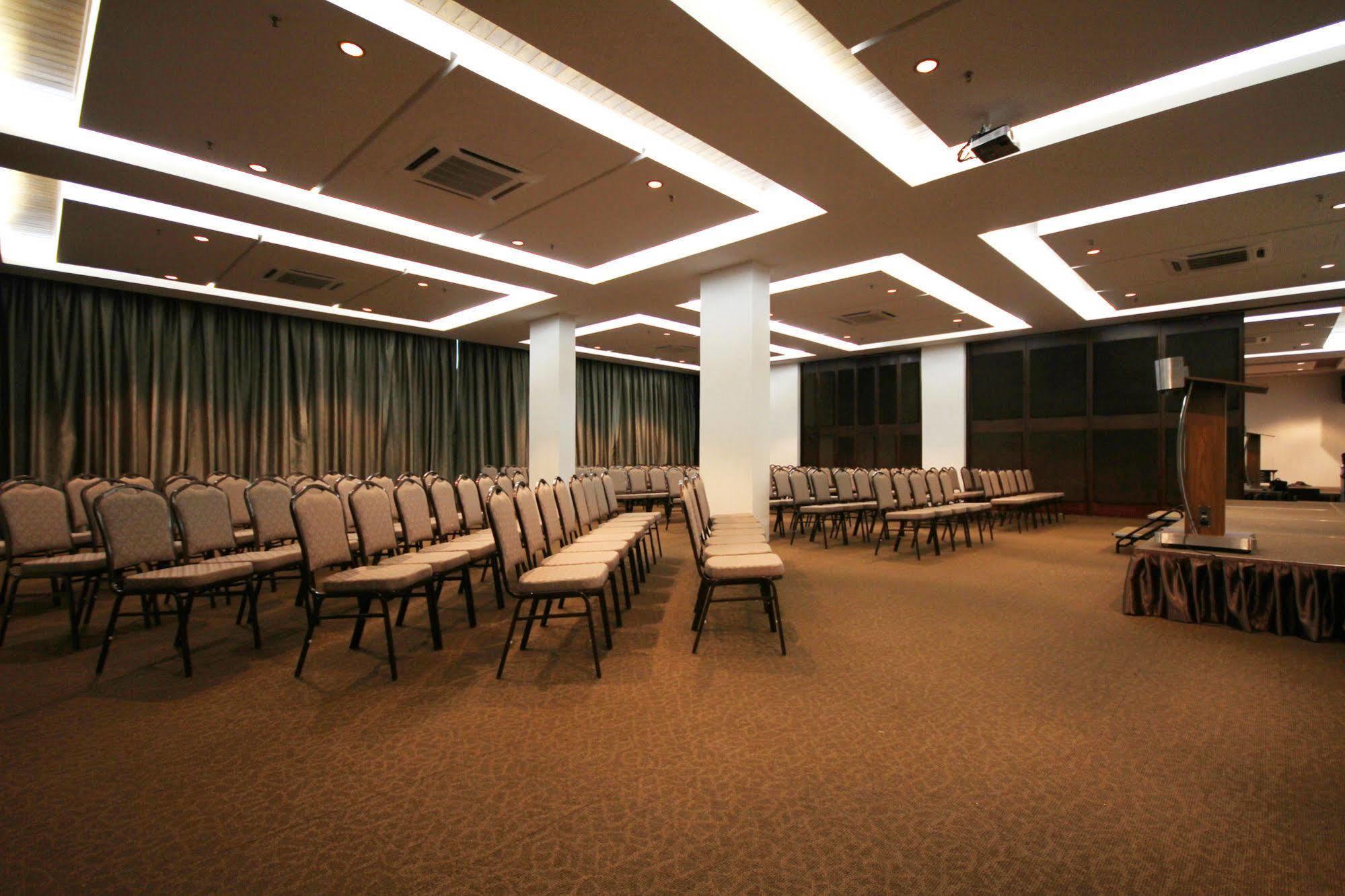 Aroma Hotel Butterworth Bagian luar foto